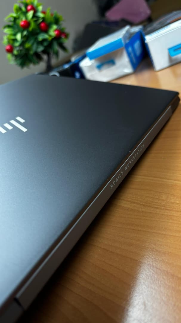 Hp Zbook 14u - الصورة 4