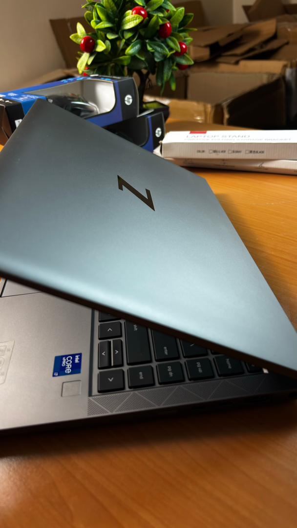 HP ZBook Firefly 14 G8, i7-11th, 16/512ssd