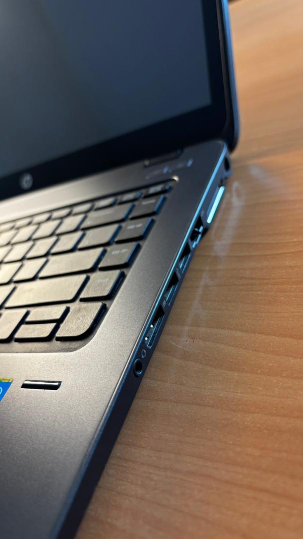 HP ZBook 14 workstation, Touch, i7-5th 1gb graphics - الصورة 11