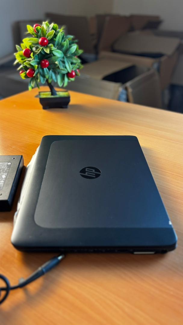 HP ZBook 14 workstation, Touch, i7-5th 1gb graphics