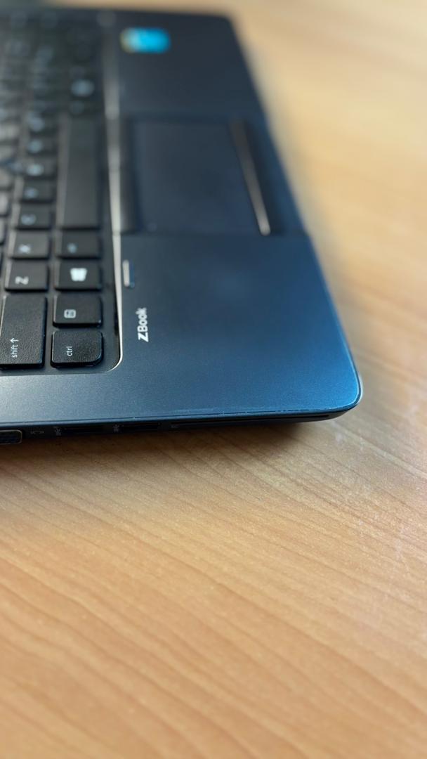HP ZBook 14 workstation, Touch, i7-5th 1gb graphics - الصورة 3