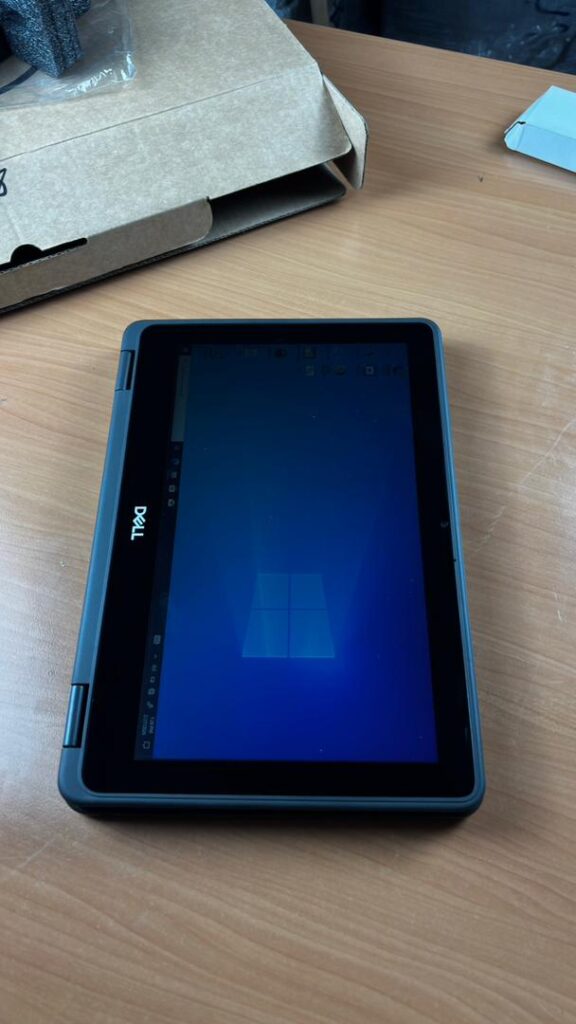 Dell latitude 3189 360° Touchscreen 4/256ssd