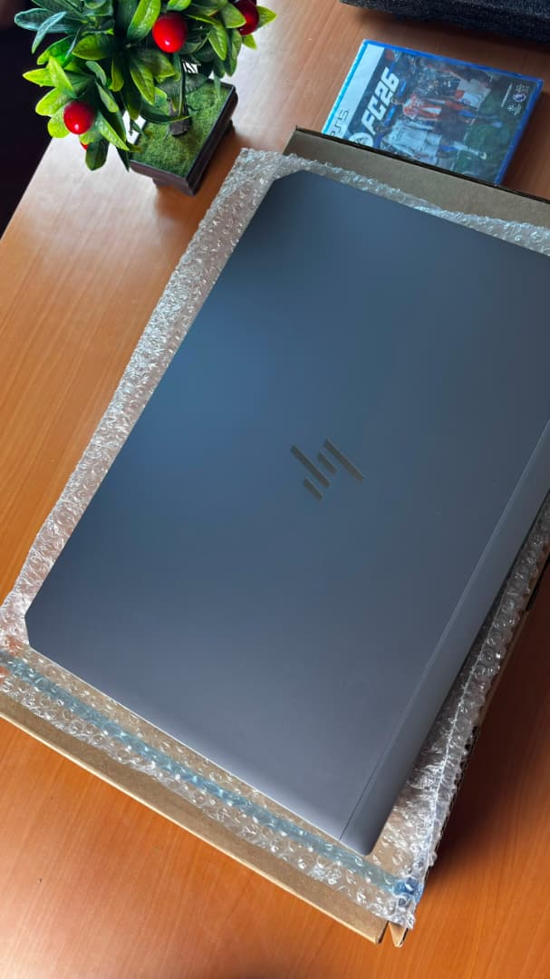 HP ZBook 17 Intel Core i7-9850H, 16gb Nvidia Quadro RTX 5000, 16/512ssd - Image 12