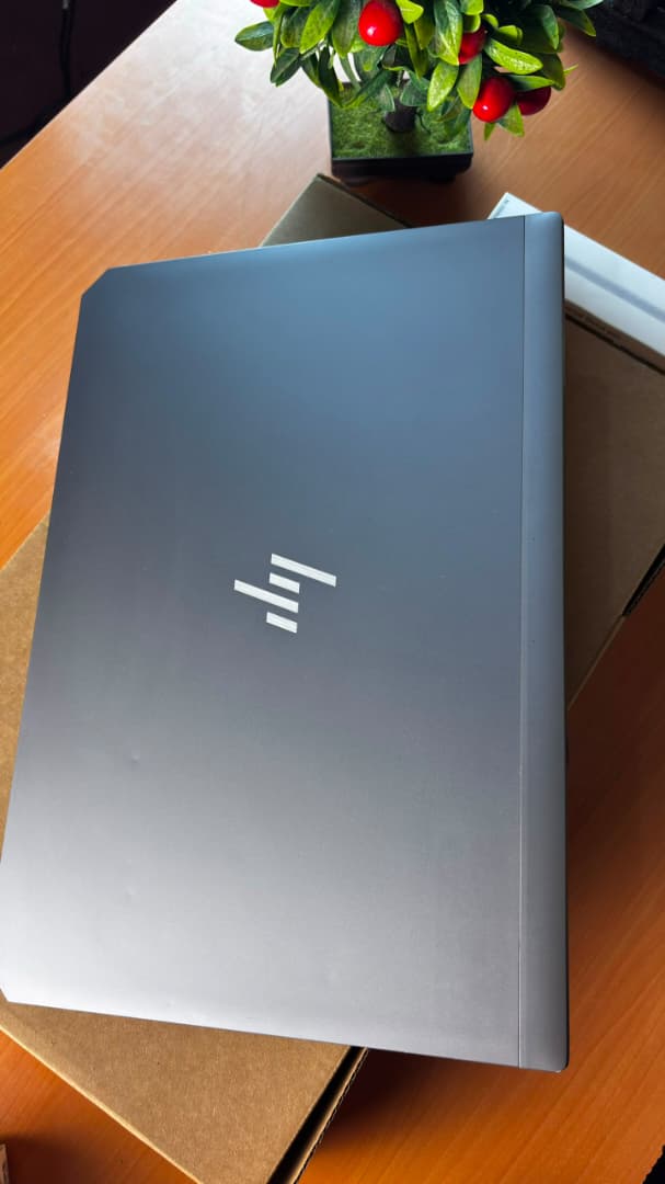 HP ZBook 17 Intel Core i7-9850H, 16gb Nvidia Quadro RTX 5000, 16/512ssd